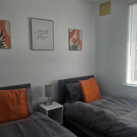 St Albans City Stays - Near Luton Airport - St Albans Abbey & City Train Station - Close To London- Harry Potter World - The Odyssey Cinema - Abbey Cathedral- Contractors I Business I Leisure- Sleeps Upto 6 People Exteriér fotografie