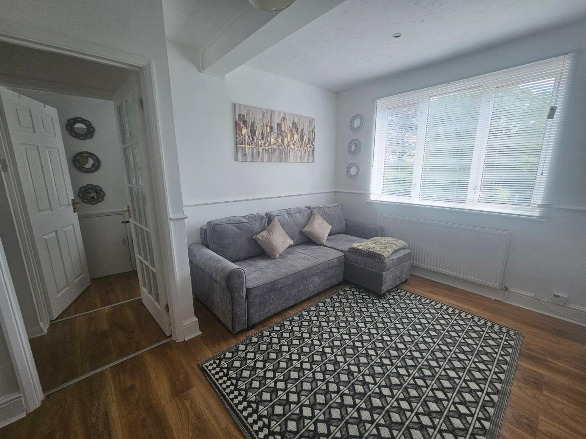 St Albans City Stays - Near Luton Airport - St Albans Abbey & City Train Station - Close To London- Harry Potter World - The Odyssey Cinema - Abbey Cathedral- Contractors I Business I Leisure- Sleeps Upto 6 People Exteriér fotografie