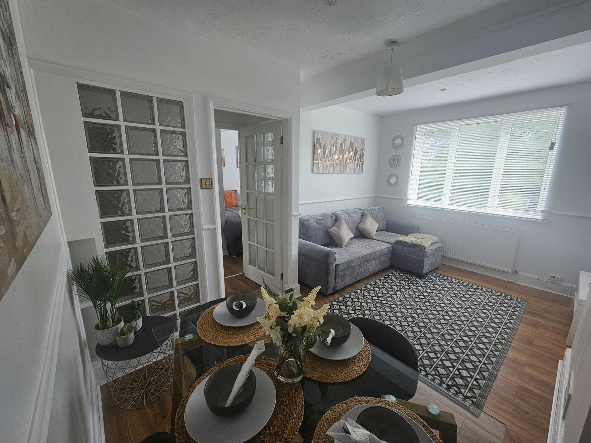 St Albans City Stays - Near Luton Airport - St Albans Abbey & City Train Station - Close To London- Harry Potter World - The Odyssey Cinema - Abbey Cathedral- Contractors I Business I Leisure- Sleeps Upto 6 People Exteriér fotografie
