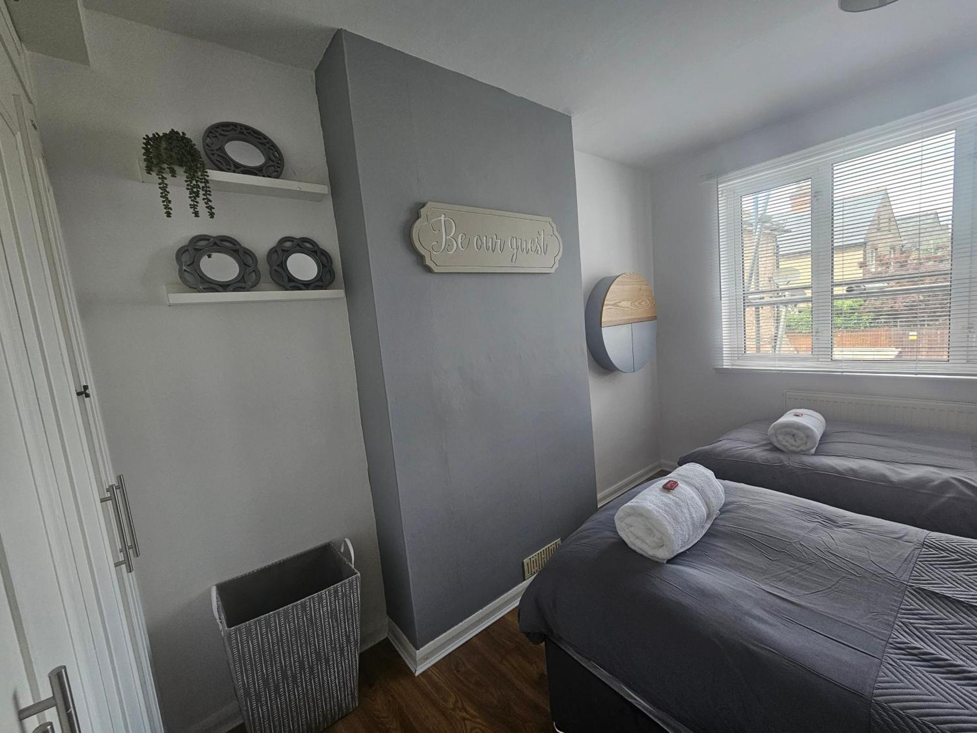 St Albans City Stays - Near Luton Airport - St Albans Abbey & City Train Station - Close To London- Harry Potter World - The Odyssey Cinema - Abbey Cathedral- Contractors I Business I Leisure- Sleeps Upto 6 People Exteriér fotografie
