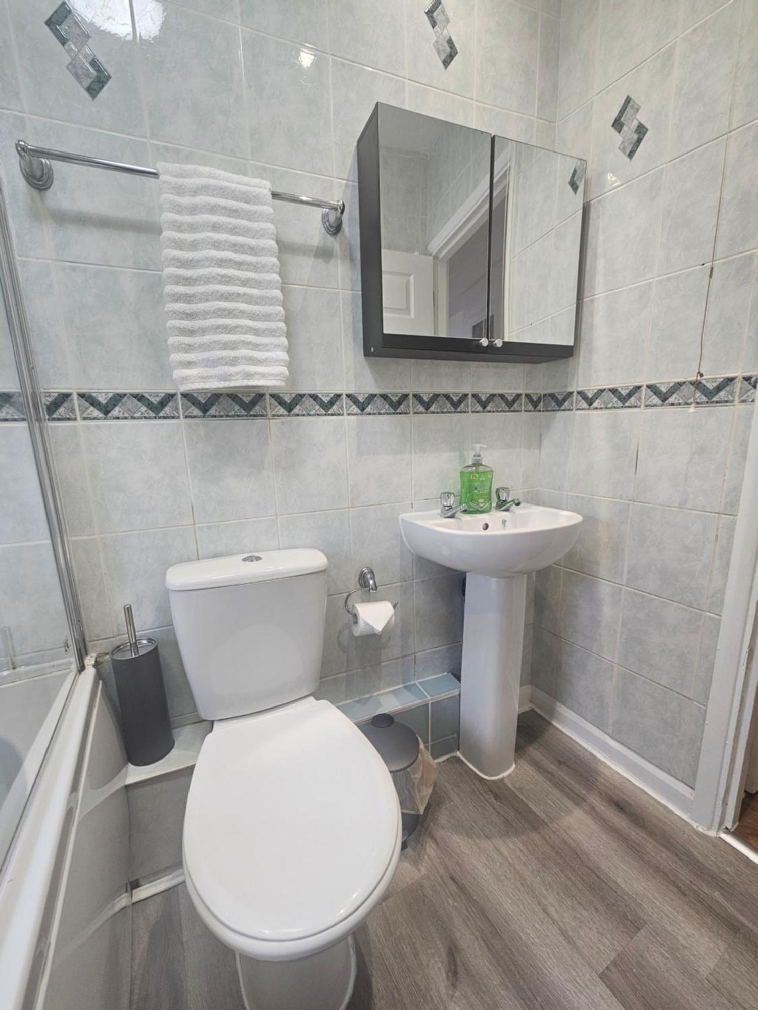 St Albans City Stays - Near Luton Airport - St Albans Abbey & City Train Station - Close To London- Harry Potter World - The Odyssey Cinema - Abbey Cathedral- Contractors I Business I Leisure- Sleeps Upto 6 People Exteriér fotografie